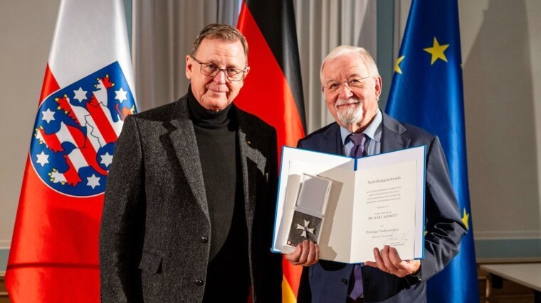 Prof. Dr. Karl Schmitt erhält den Thüringer Verdienstorden vom geschäftsführenden Ministerpräsidenten Bodo Ramelow