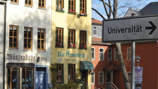 Universitätsschild